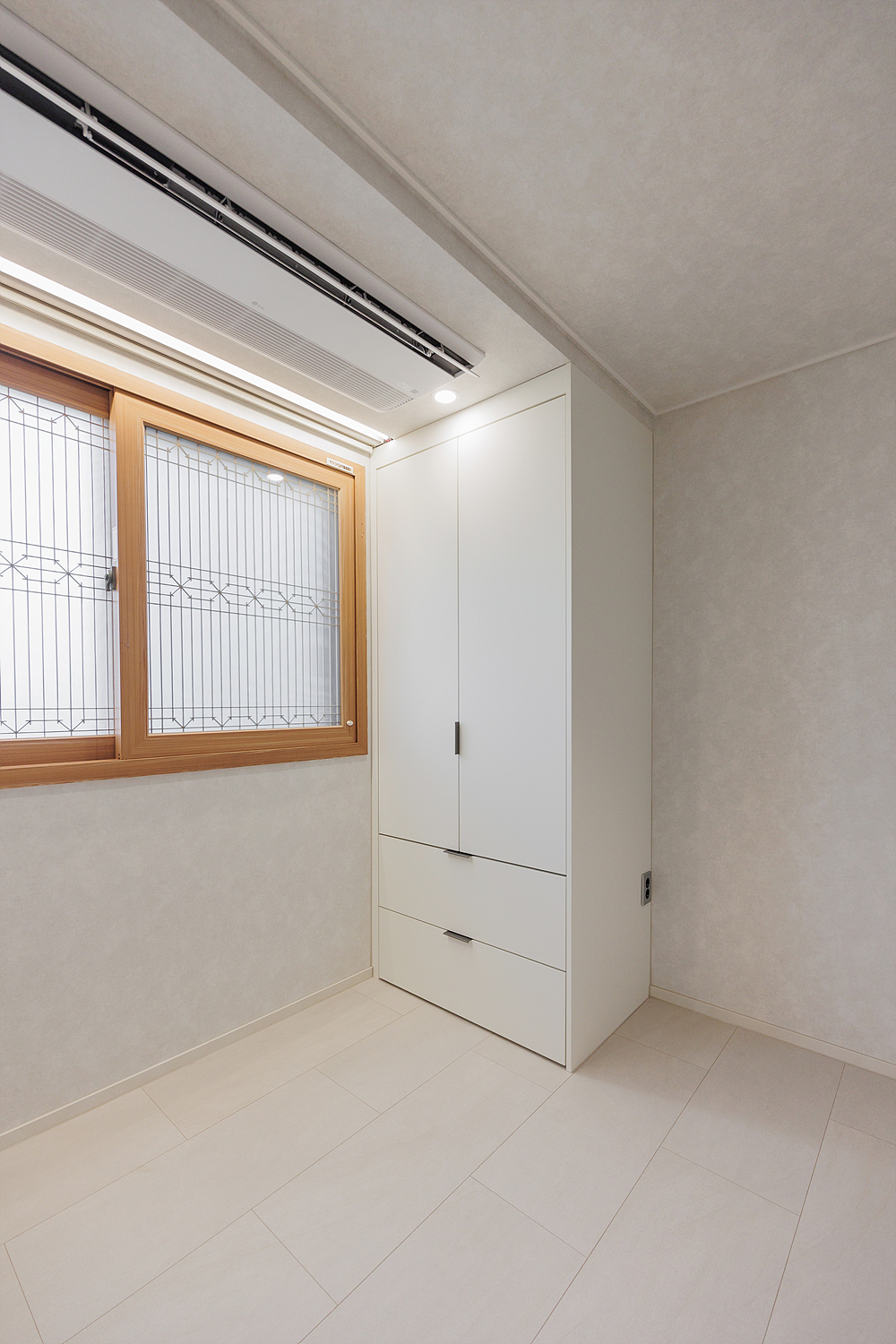 /user/i/idamdesign/editor/2512/622d04caeda224b5fe13e27a8e506e45_1764818357_5473.jpg 이미지크게보기