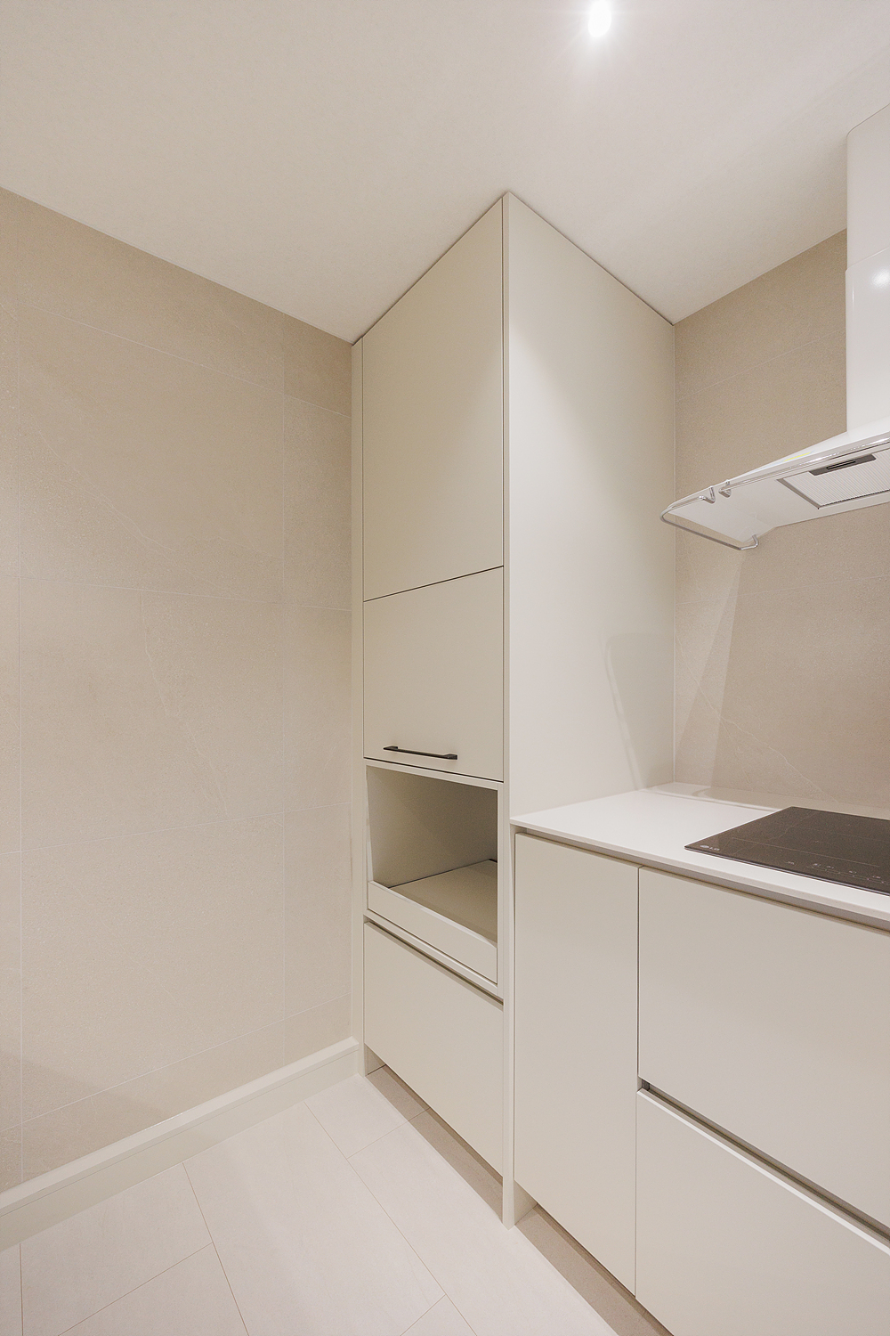 /user/i/idamdesign/editor/2512/622d04caeda224b5fe13e27a8e506e45_1764818381_0016.jpg 이미지크게보기