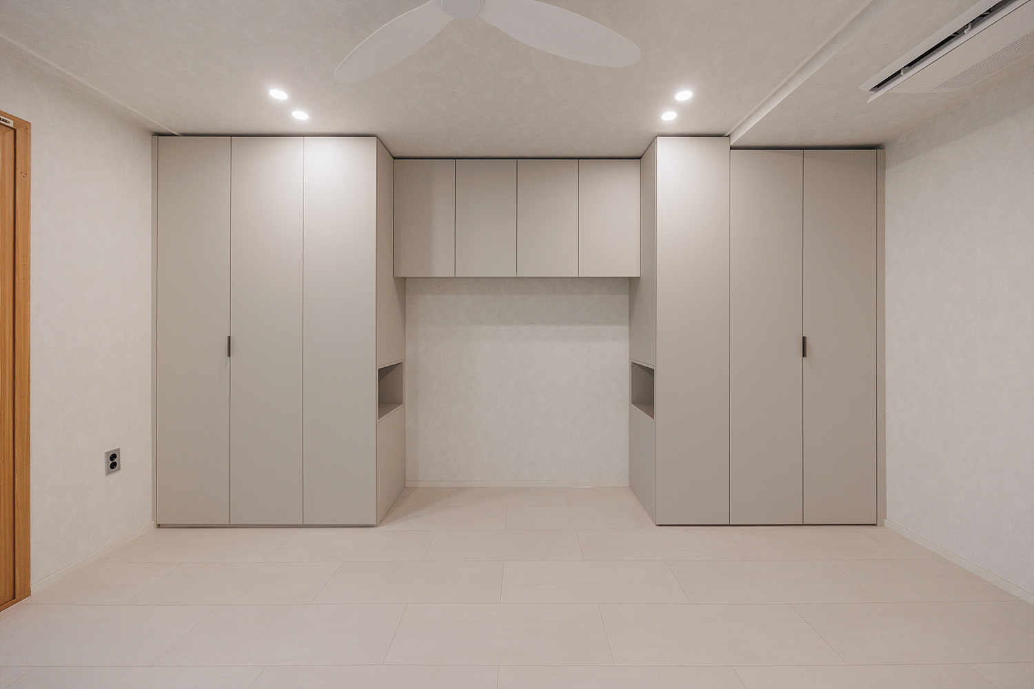 /user/i/idamdesign/editor/2512/622d04caeda224b5fe13e27a8e506e45_1764818387_5889.jpg 이미지크게보기