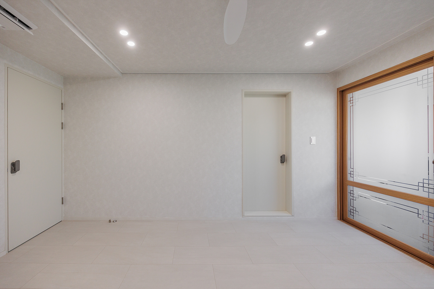 /user/i/idamdesign/editor/2512/622d04caeda224b5fe13e27a8e506e45_1764818388_3471.jpg 이미지크게보기