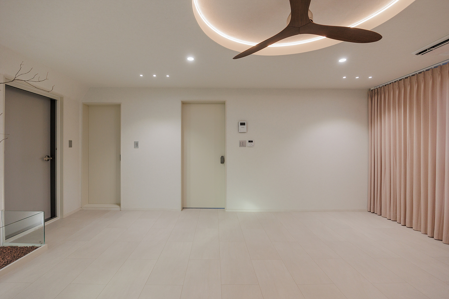 /user/i/idamdesign/editor/2512/622d04caeda224b5fe13e27a8e506e45_1764818412_3635.jpg 이미지크게보기