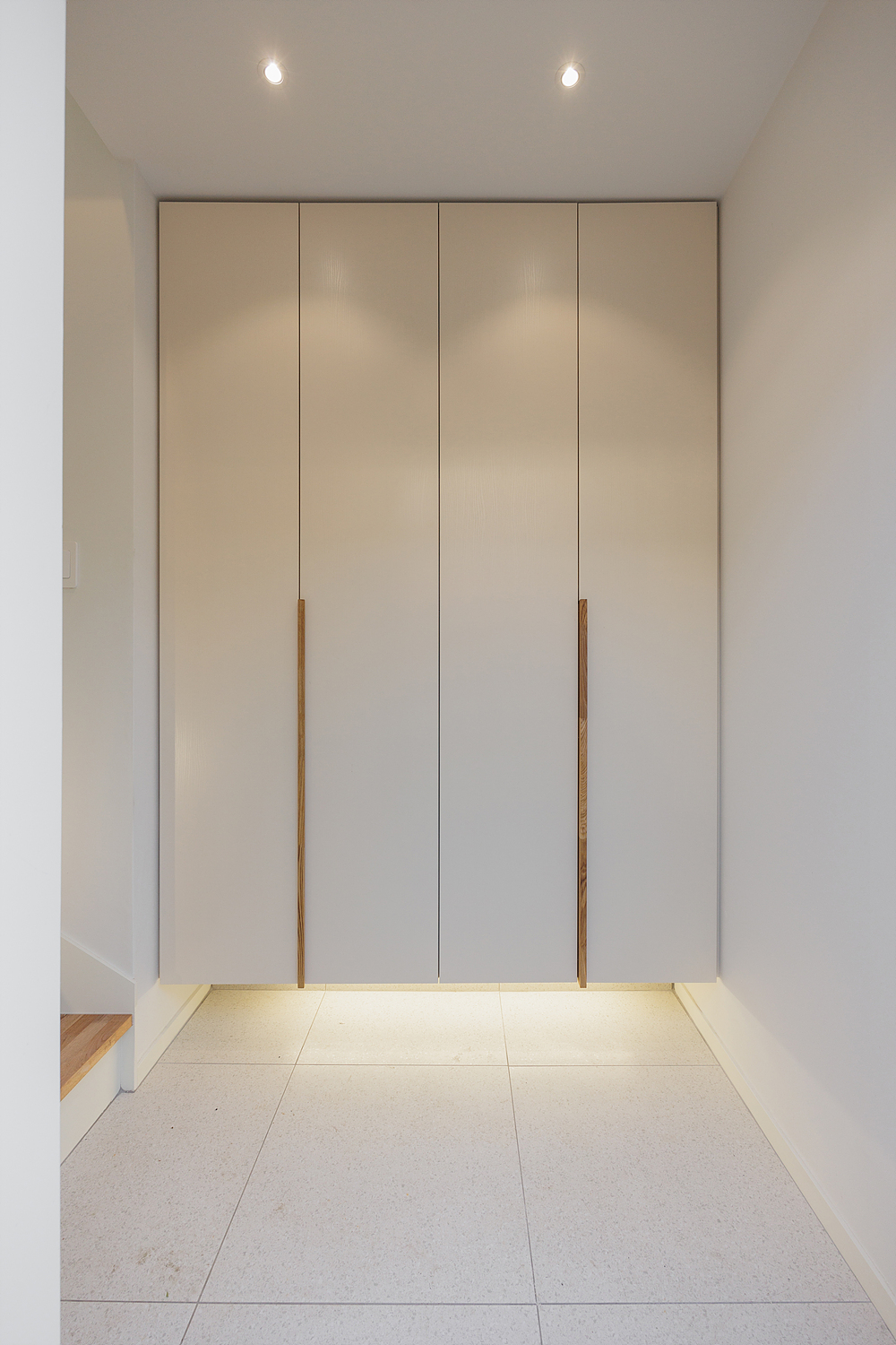/user/i/idamdesign/editor/2512/622d04caeda224b5fe13e27a8e506e45_1764821362_9236.jpg 이미지크게보기