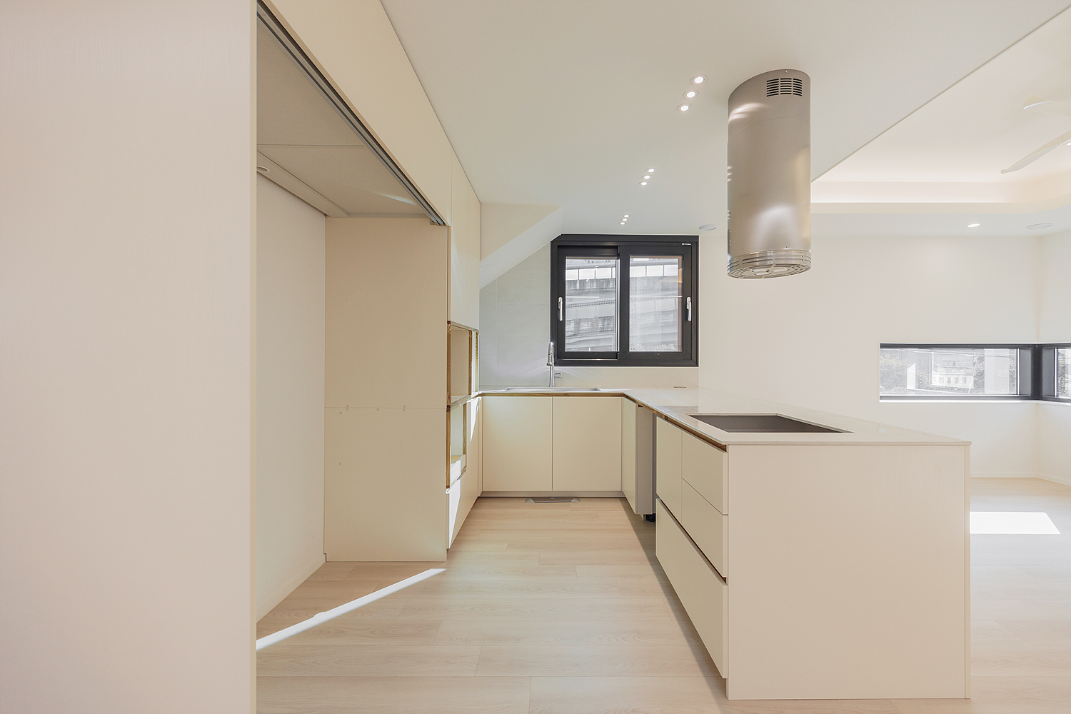 /user/i/idamdesign/editor/2512/622d04caeda224b5fe13e27a8e506e45_1764821372_6313.jpg 이미지크게보기