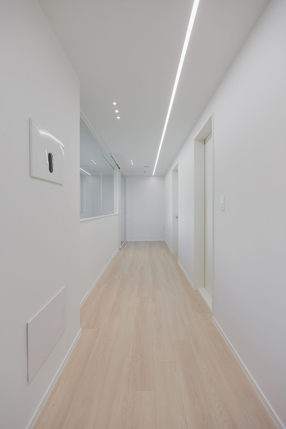 /user/i/idamdesign/editor/2512/622d04caeda224b5fe13e27a8e506e45_1764821384_7397.jpg 이미지크게보기