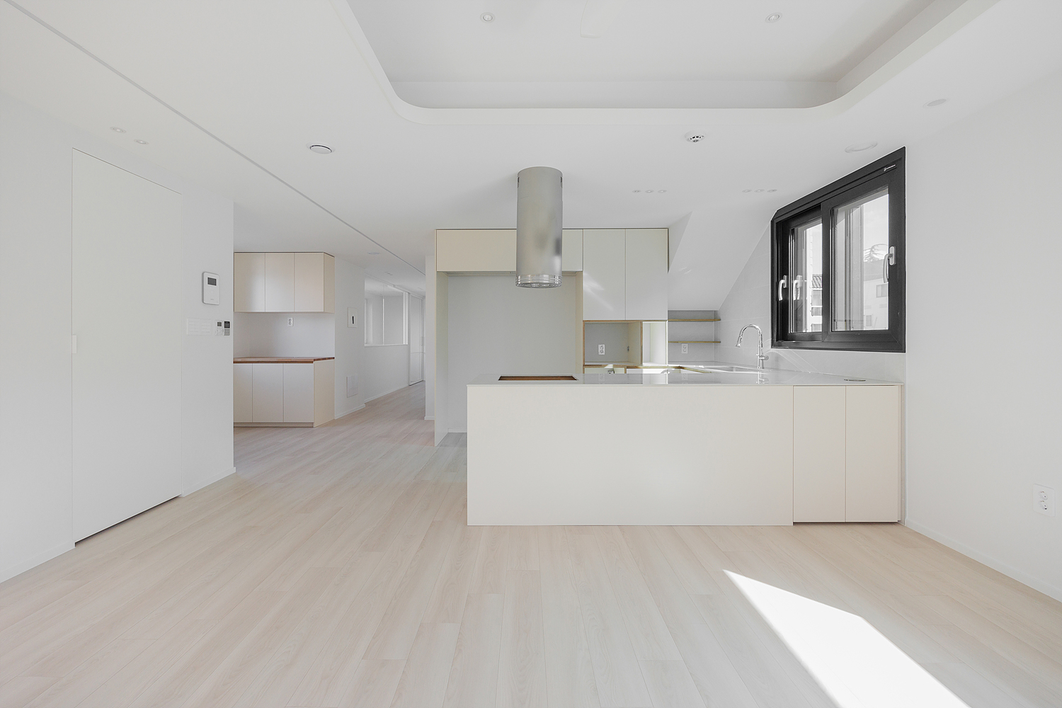 /user/i/idamdesign/editor/2512/622d04caeda224b5fe13e27a8e506e45_1764821385_916.jpg 이미지크게보기