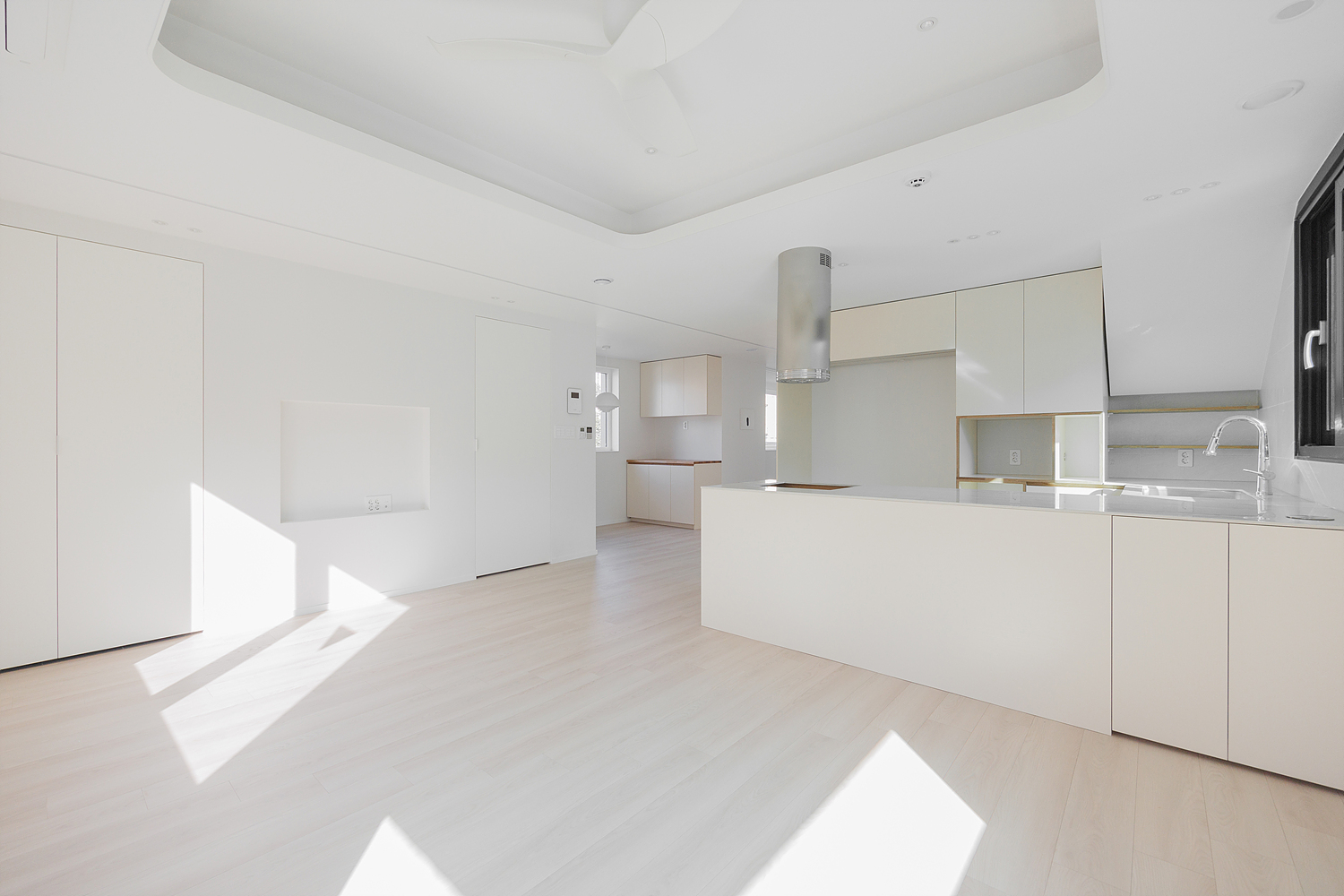 /user/i/idamdesign/editor/2512/622d04caeda224b5fe13e27a8e506e45_1764821386_0458.jpg 이미지크게보기