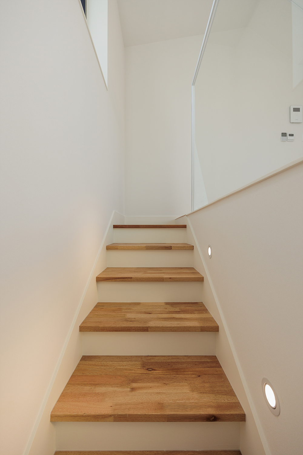 /user/i/idamdesign/editor/2512/622d04caeda224b5fe13e27a8e506e45_1764821405_906.jpg 이미지크게보기