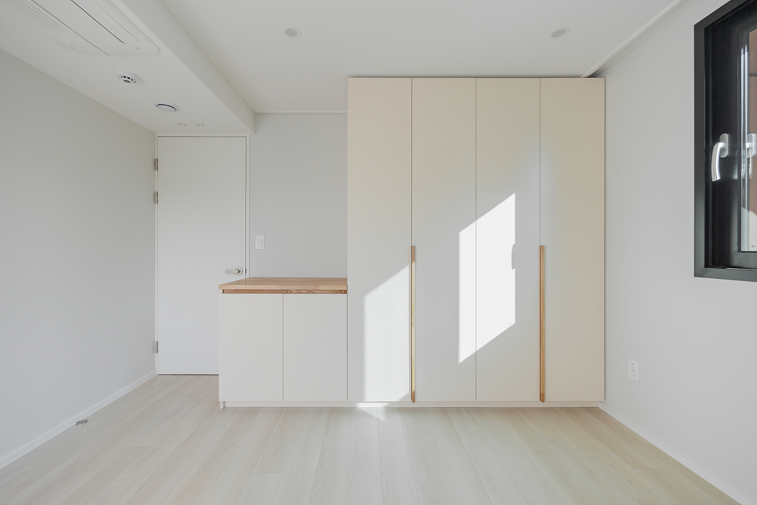 /user/i/idamdesign/editor/2512/622d04caeda224b5fe13e27a8e506e45_1764821437_6971.jpg 이미지크게보기