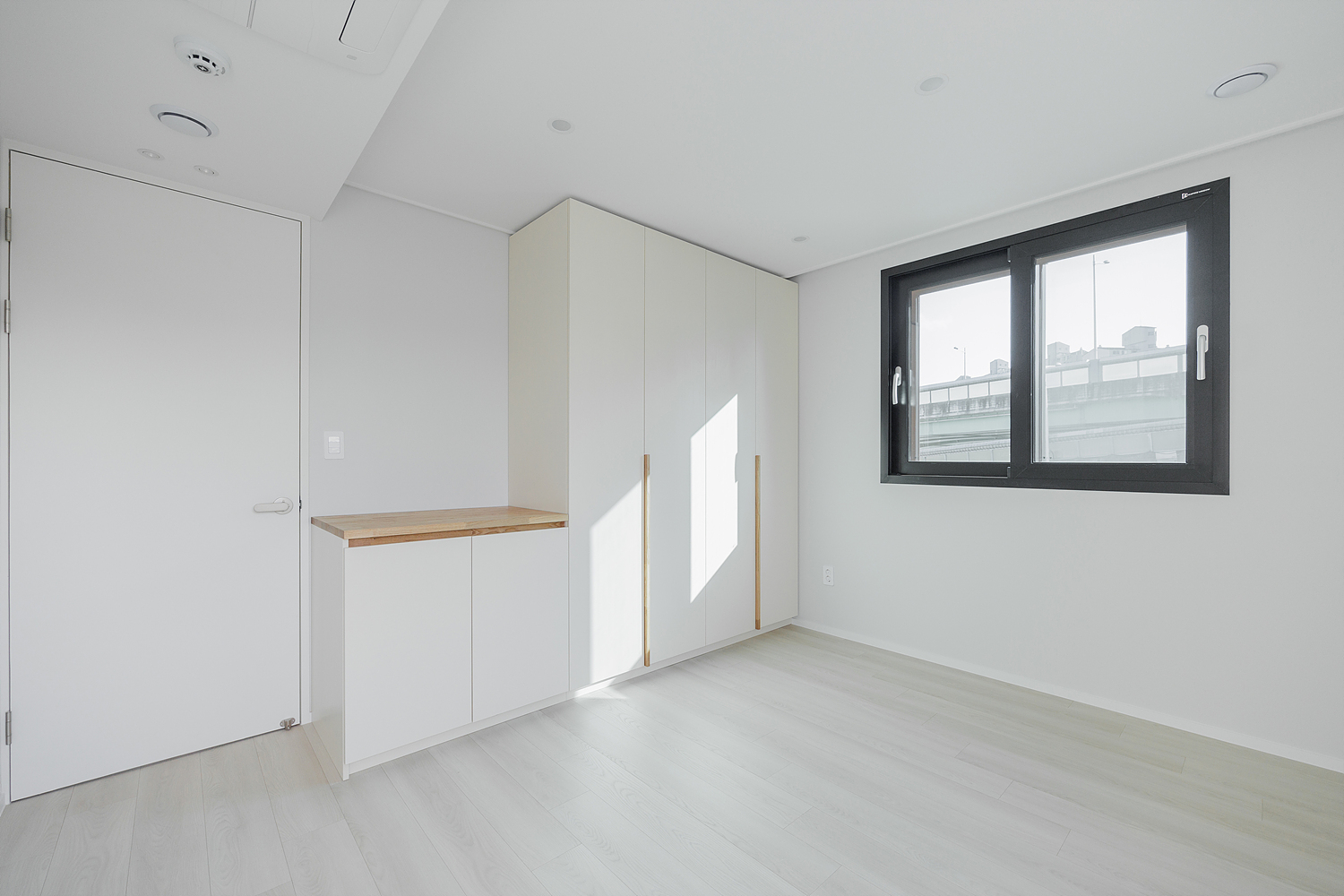 /user/i/idamdesign/editor/2512/622d04caeda224b5fe13e27a8e506e45_1764821437_8608.jpg 이미지크게보기
