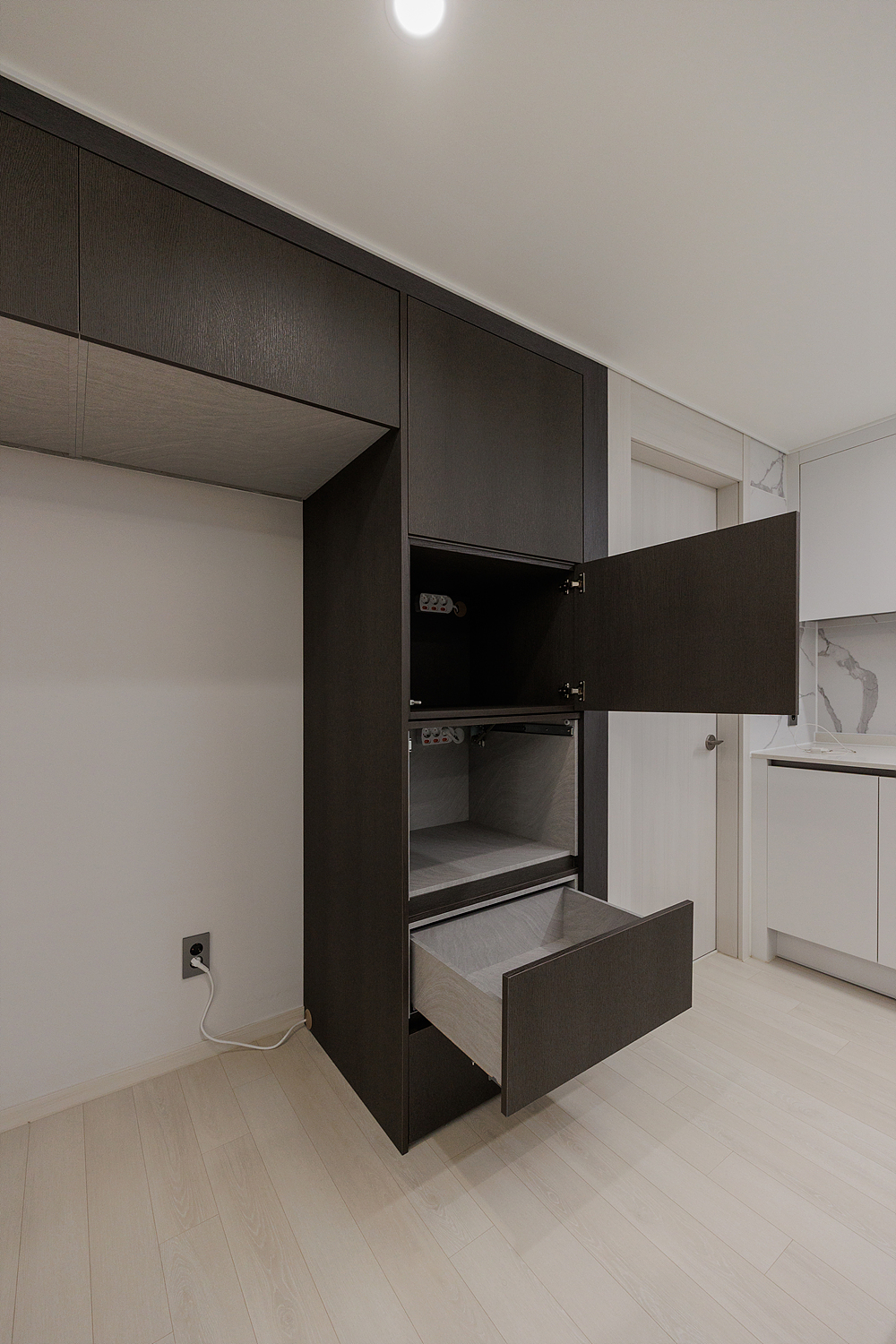 /user/i/idamdesign/editor/2512/622d04caeda224b5fe13e27a8e506e45_1764821617_9768.jpg 이미지크게보기