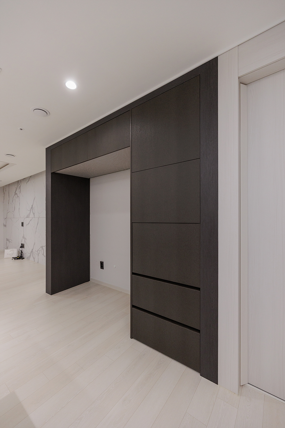 /user/i/idamdesign/editor/2512/622d04caeda224b5fe13e27a8e506e45_1764821618_5857.jpg 이미지크게보기
