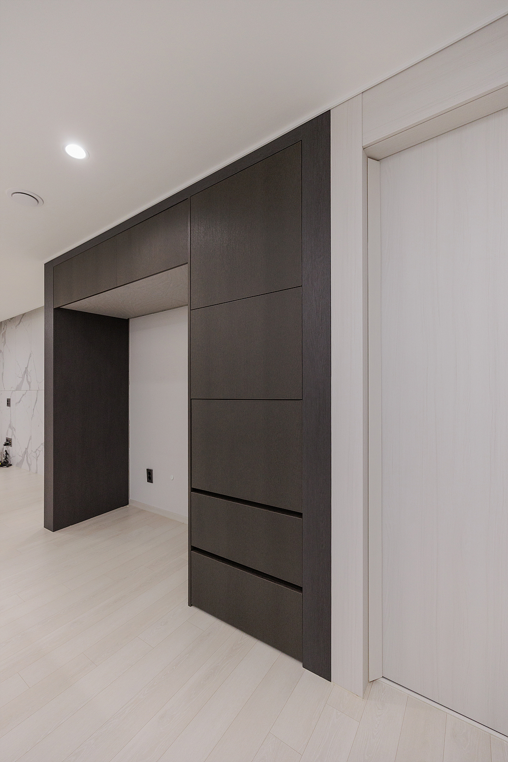 /user/i/idamdesign/editor/2512/622d04caeda224b5fe13e27a8e506e45_1764821618_7817.jpg 이미지크게보기