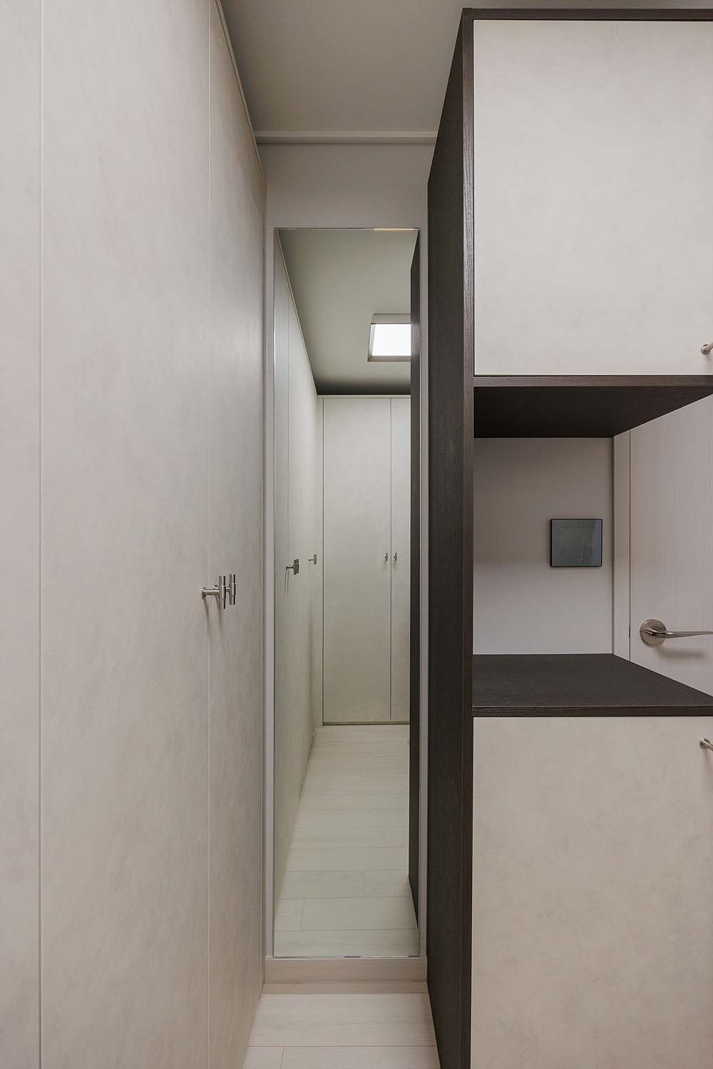 /user/i/idamdesign/editor/2512/622d04caeda224b5fe13e27a8e506e45_1764821620_658.jpg 이미지크게보기