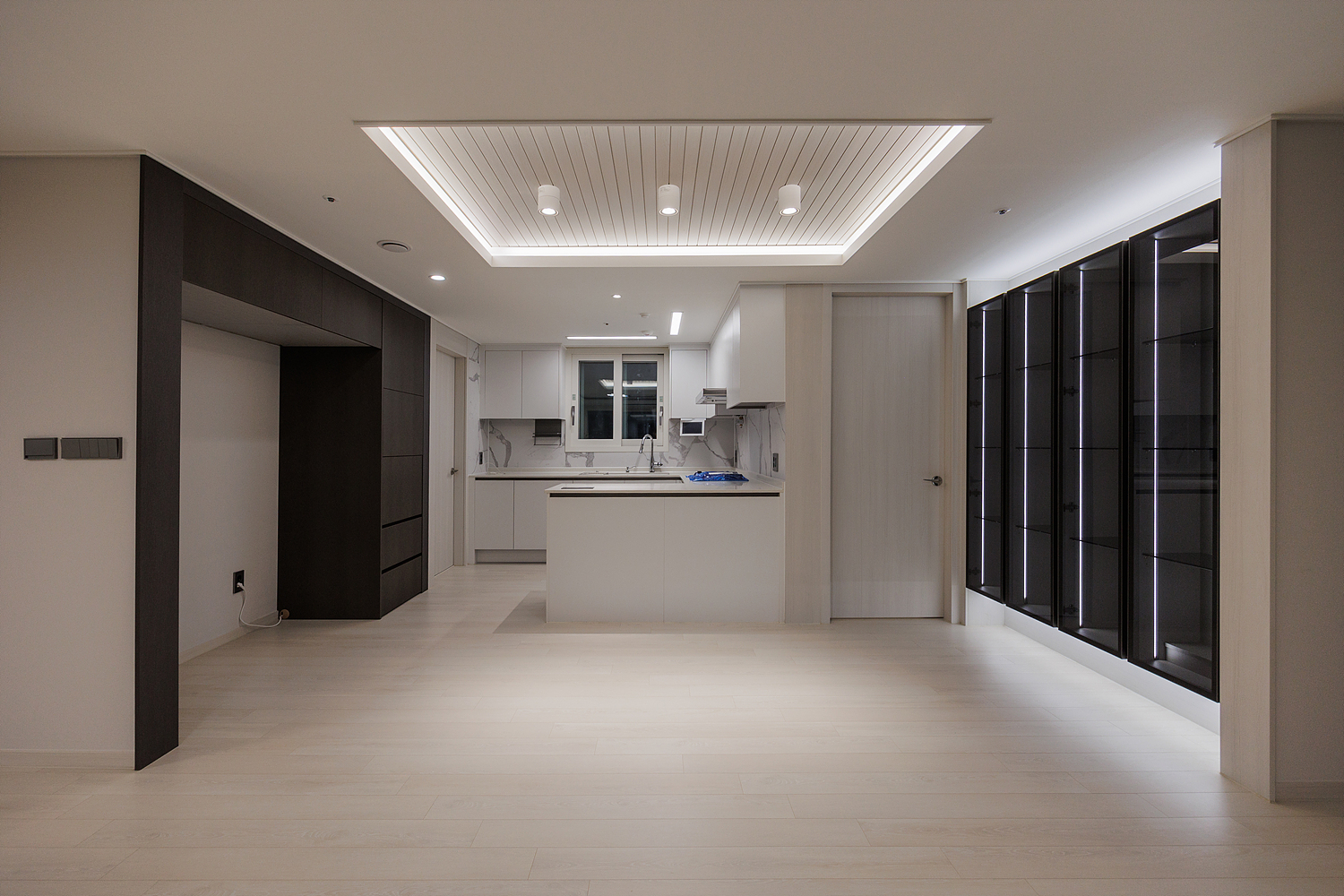 /user/i/idamdesign/editor/2512/622d04caeda224b5fe13e27a8e506e45_1764821624_1806.jpg 이미지크게보기