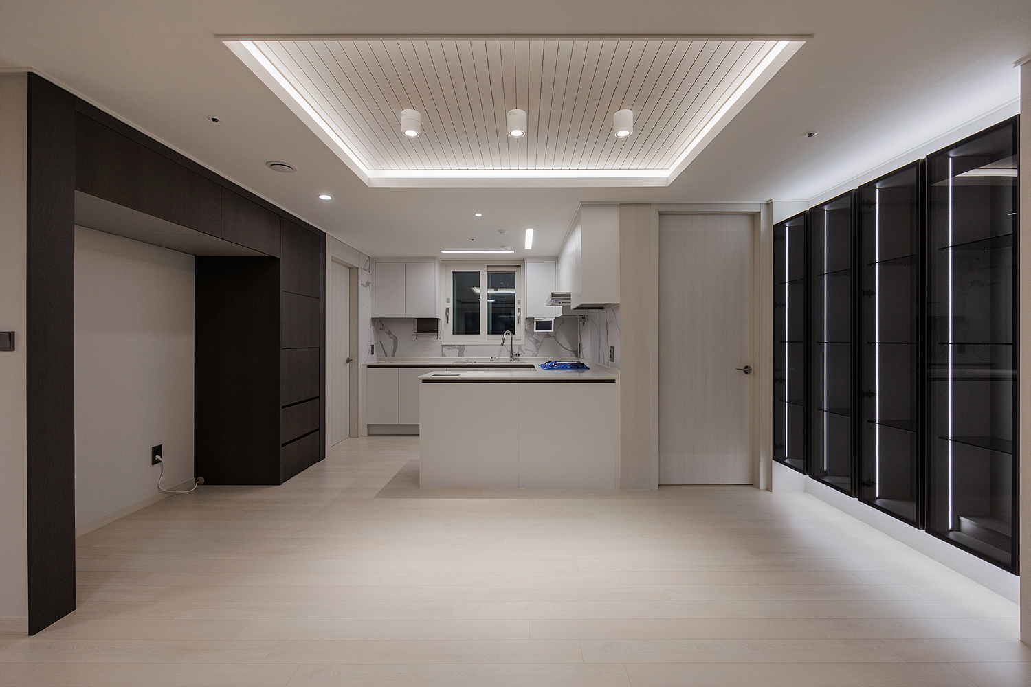 /user/i/idamdesign/editor/2512/622d04caeda224b5fe13e27a8e506e45_1764821624_5798.jpg 이미지크게보기