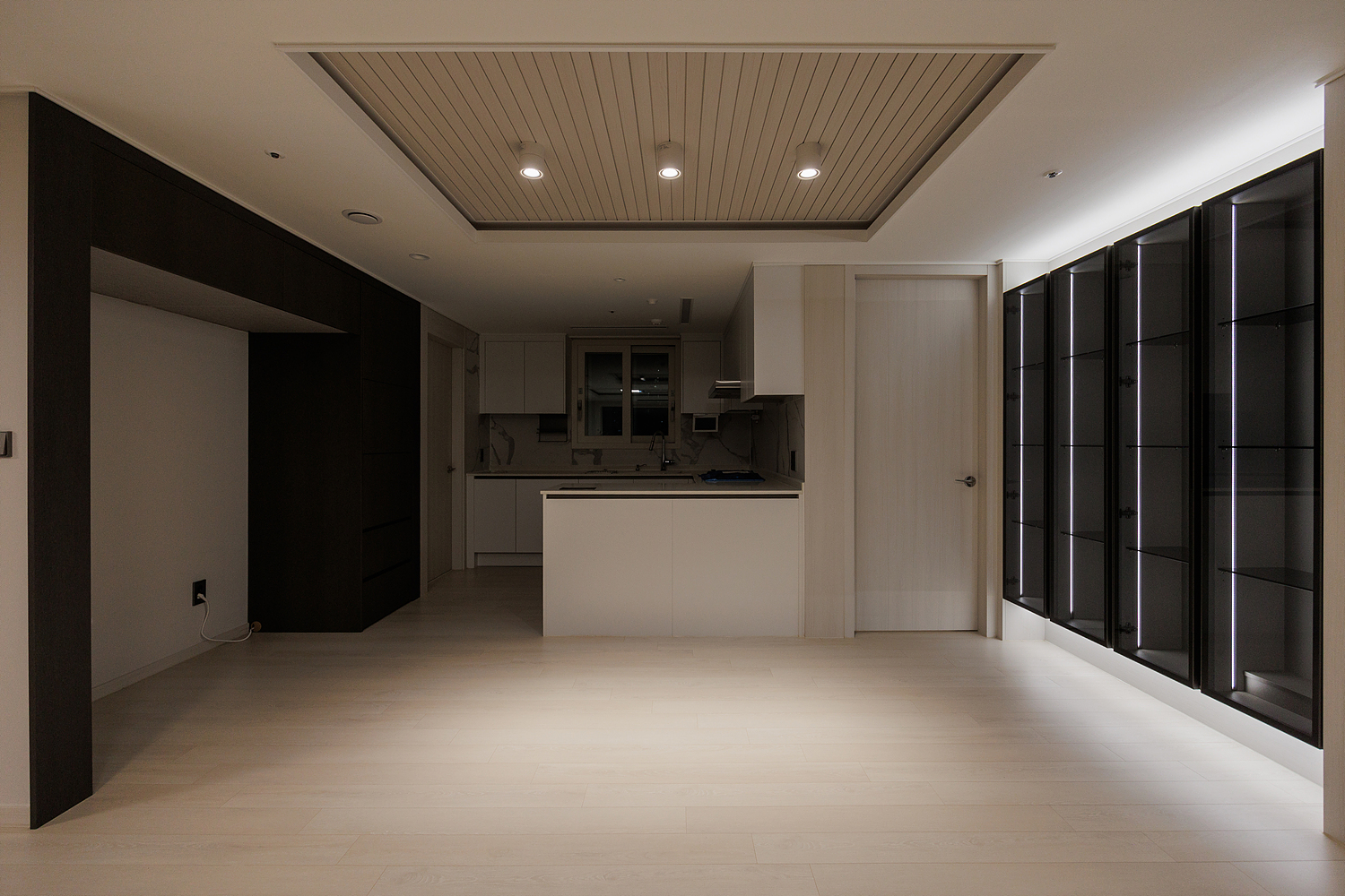 /user/i/idamdesign/editor/2512/622d04caeda224b5fe13e27a8e506e45_1764821624_9995.jpg 이미지크게보기