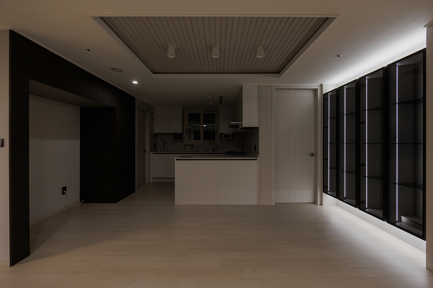 /user/i/idamdesign/editor/2512/622d04caeda224b5fe13e27a8e506e45_1764821625_2015.jpg 이미지크게보기
