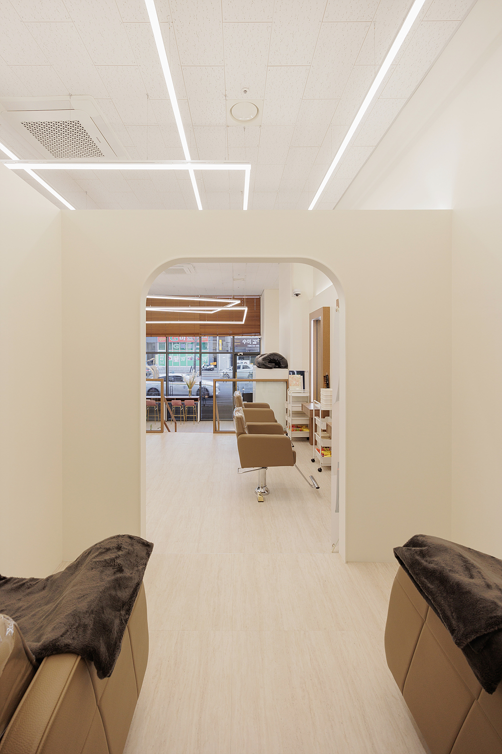 /user/i/idamdesign/editor/2512/723195068de002cf9dc50e3edcc53952_1765516221_3874.jpg 이미지크게보기