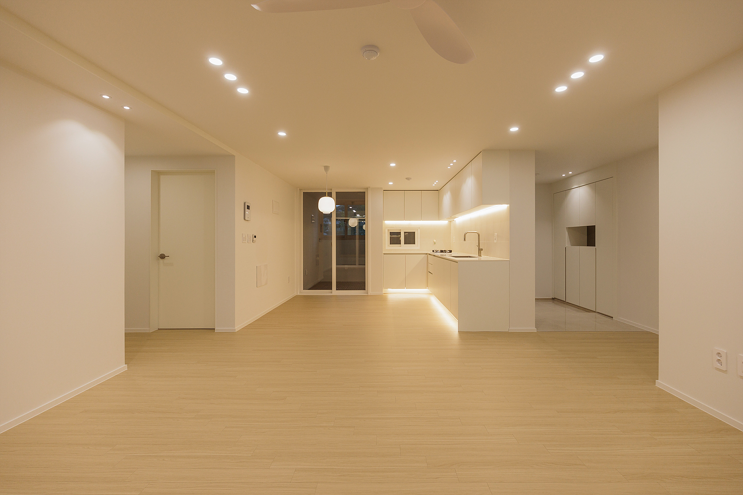 /user/i/idamdesign/editor/2512/817d166e2b8ef496e340f59a88afc96e_1766120030_8782.jpg 이미지크게보기