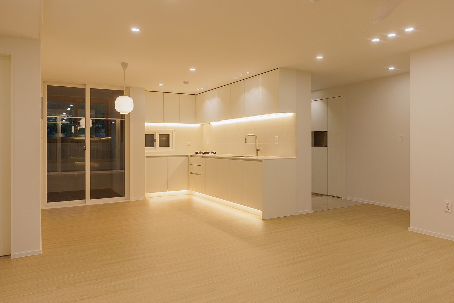 /user/i/idamdesign/editor/2512/817d166e2b8ef496e340f59a88afc96e_1766120031_6106.jpg 이미지크게보기