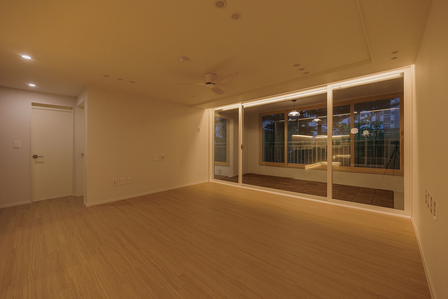 /user/i/idamdesign/editor/2512/817d166e2b8ef496e340f59a88afc96e_1766120032_5865.jpg 이미지크게보기