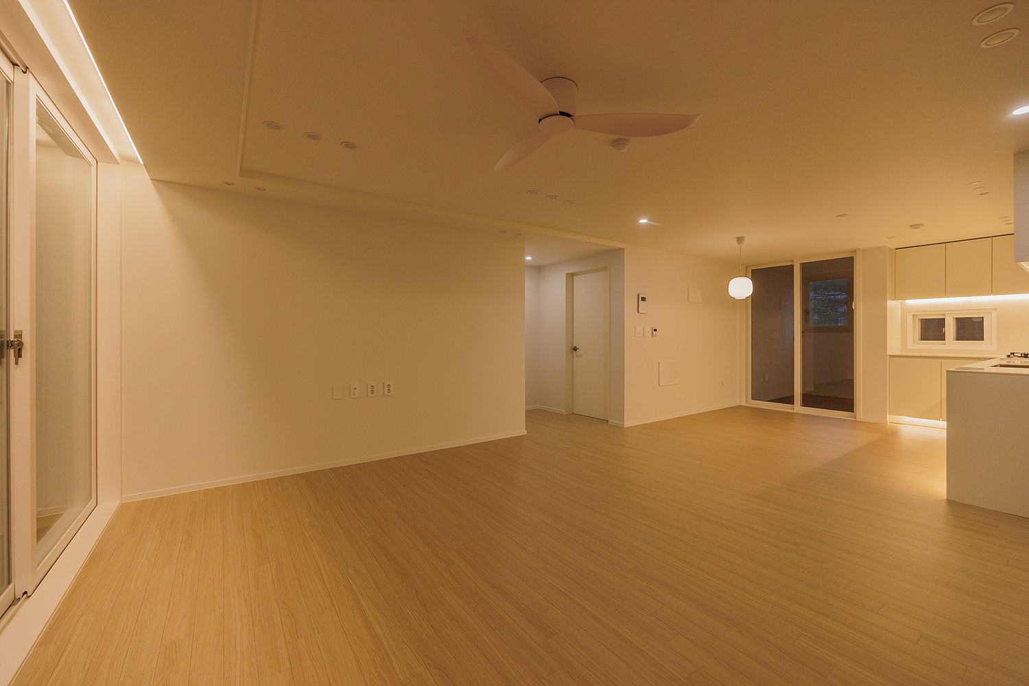 /user/i/idamdesign/editor/2512/817d166e2b8ef496e340f59a88afc96e_1766120042_2644.jpg 이미지크게보기