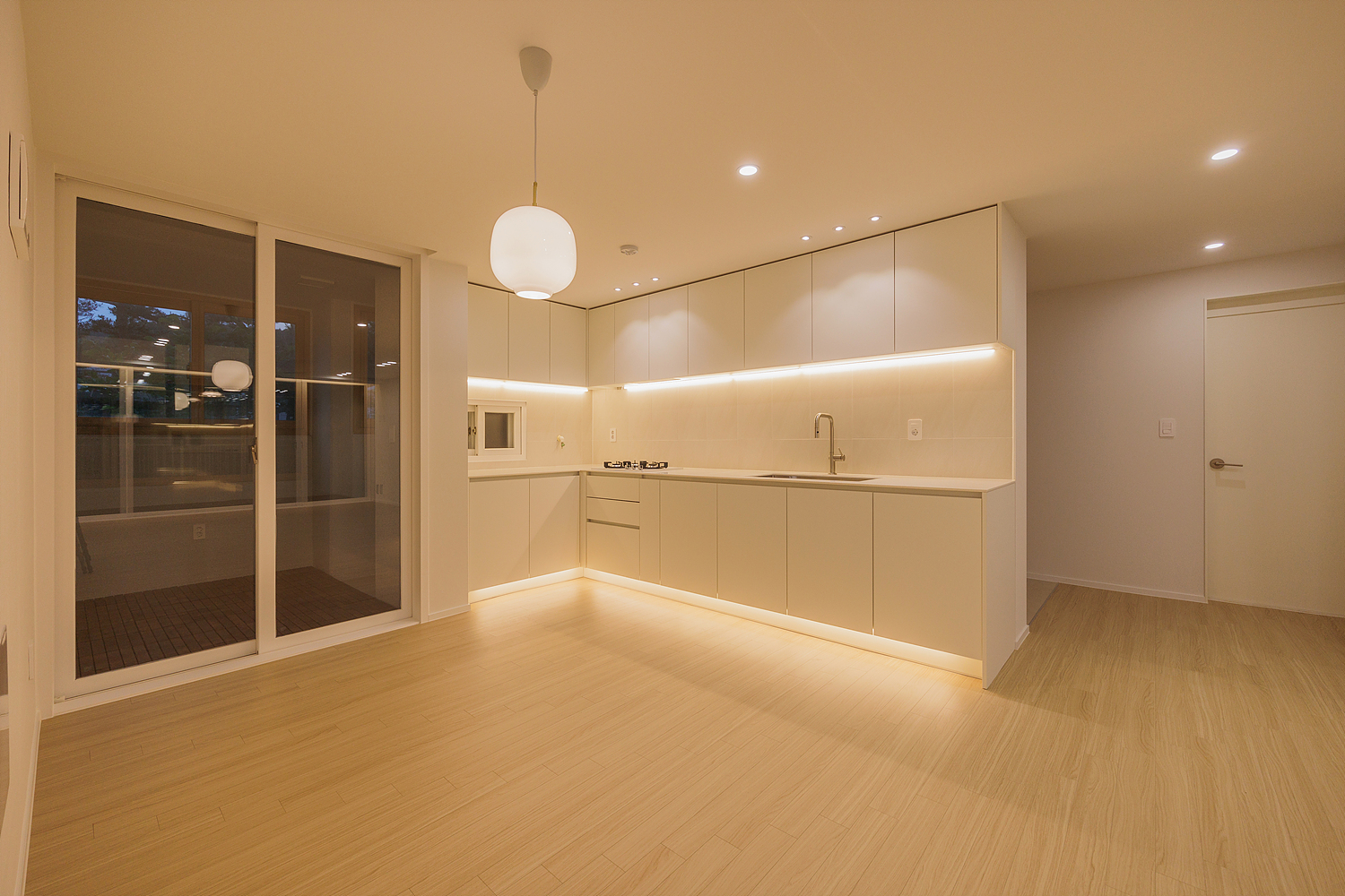 /user/i/idamdesign/editor/2512/817d166e2b8ef496e340f59a88afc96e_1766120043_2907.jpg 이미지크게보기