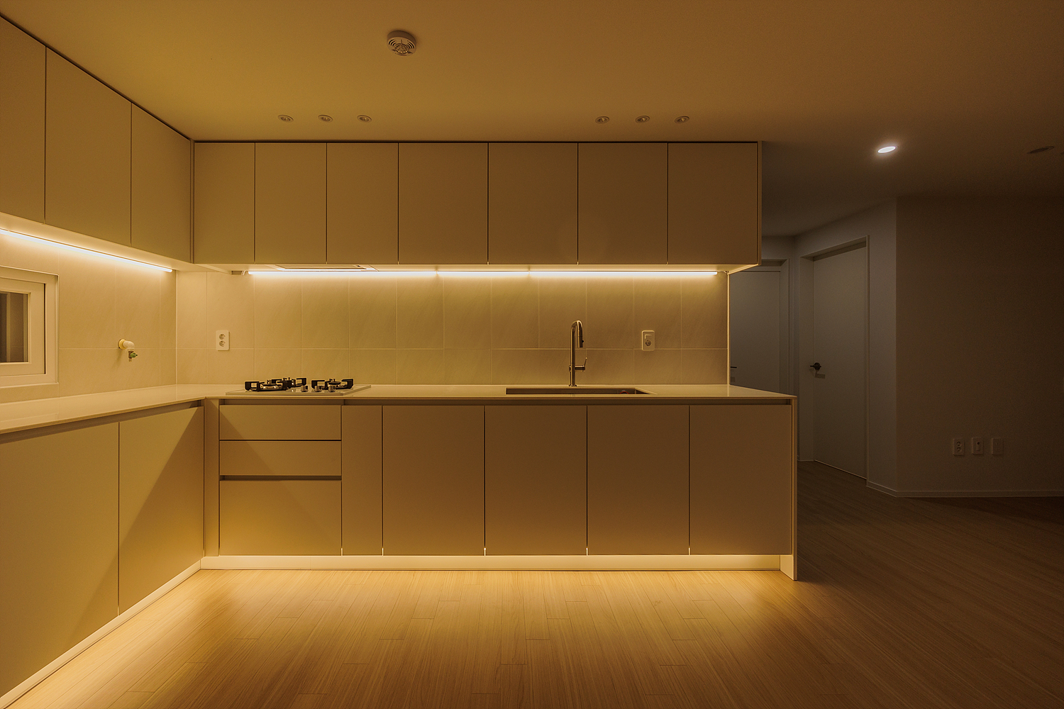 /user/i/idamdesign/editor/2512/817d166e2b8ef496e340f59a88afc96e_1766120044_0822.jpg 이미지크게보기