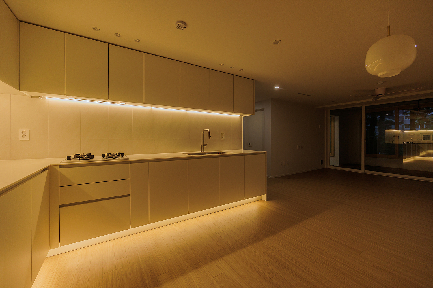 /user/i/idamdesign/editor/2512/817d166e2b8ef496e340f59a88afc96e_1766120044_2918.jpg 이미지크게보기
