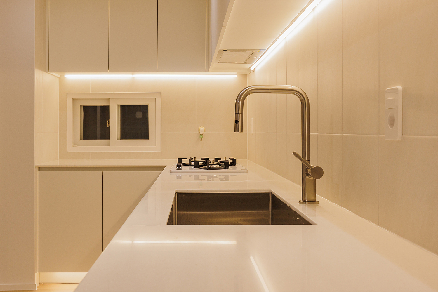 /user/i/idamdesign/editor/2512/817d166e2b8ef496e340f59a88afc96e_1766120044_8887.jpg 이미지크게보기