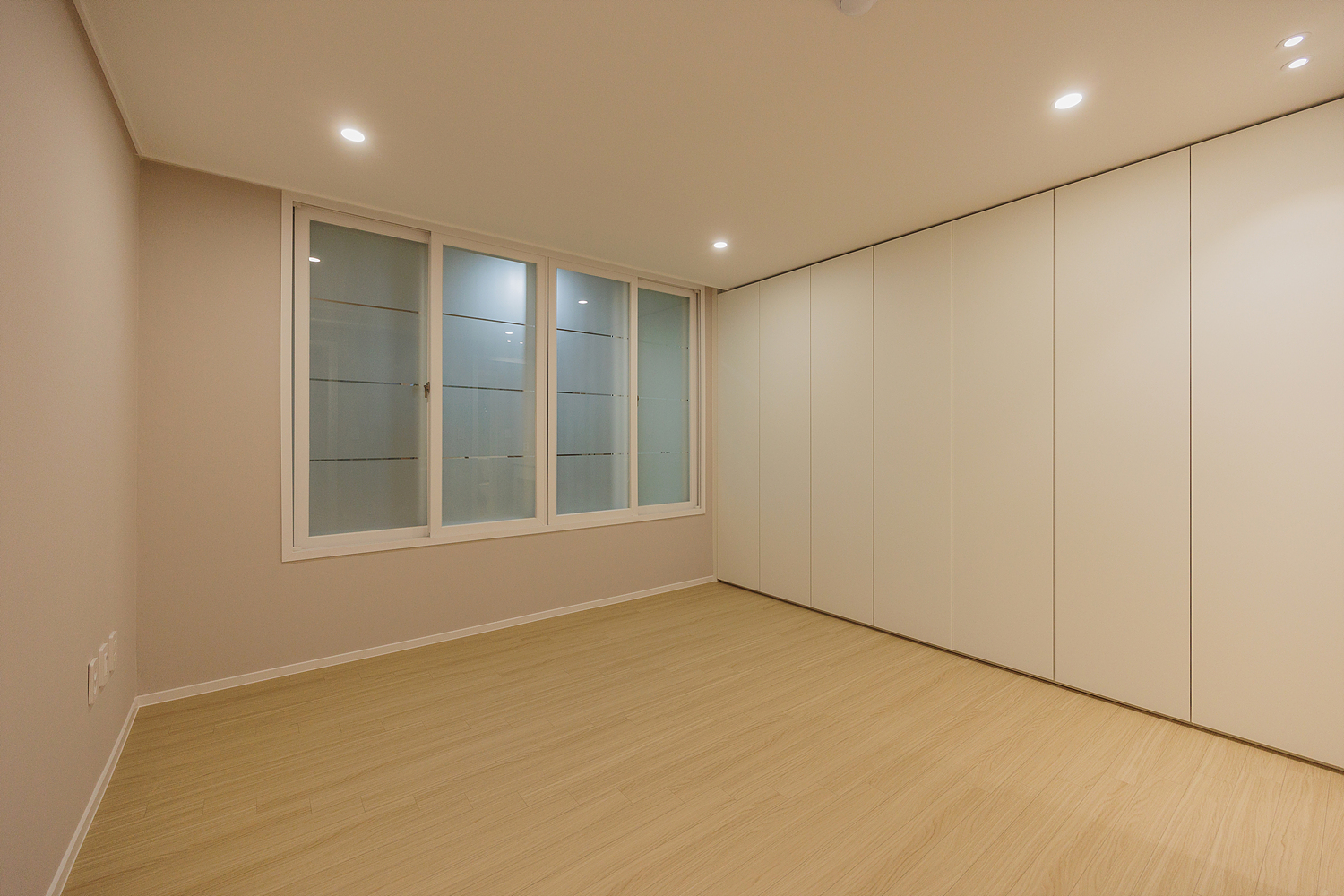 /user/i/idamdesign/editor/2512/817d166e2b8ef496e340f59a88afc96e_1766120063_0052.jpg 이미지크게보기