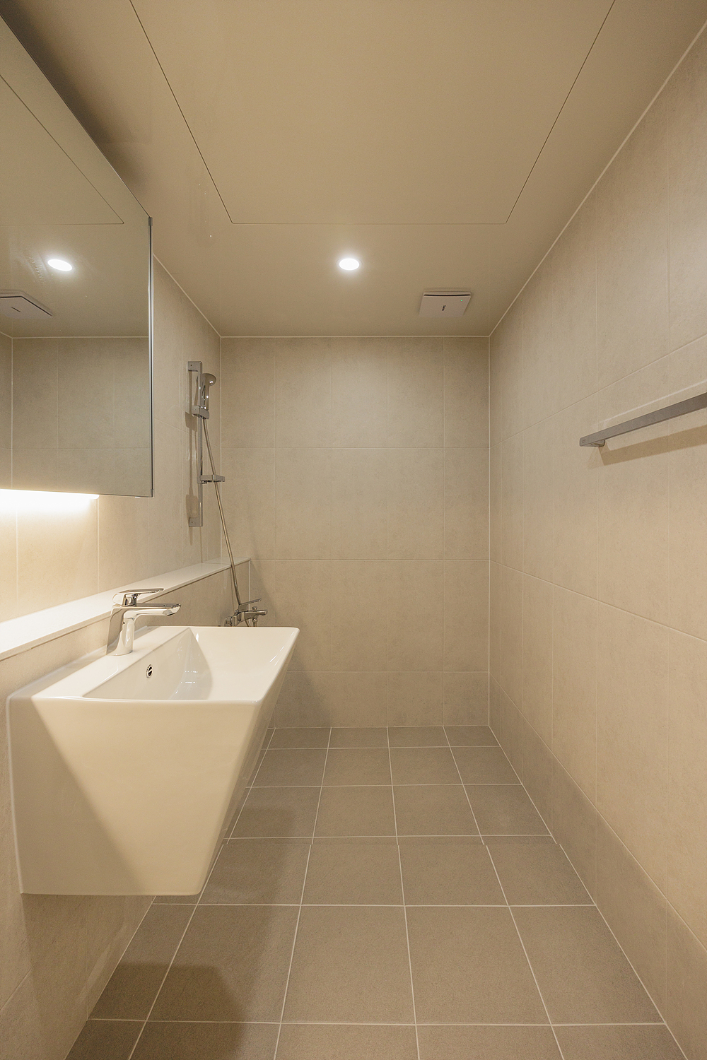 /user/i/idamdesign/editor/2512/817d166e2b8ef496e340f59a88afc96e_1766120065_9074.jpg 이미지크게보기