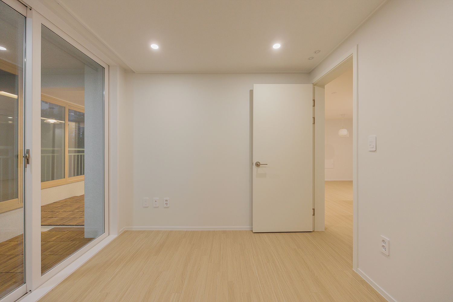 /user/i/idamdesign/editor/2512/817d166e2b8ef496e340f59a88afc96e_1766120083_3274.jpg 이미지크게보기