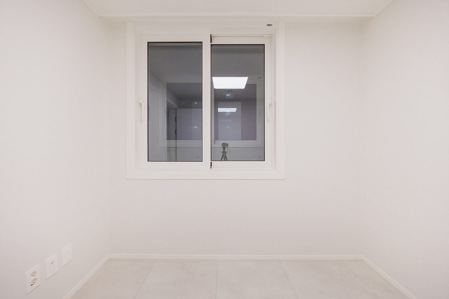 /user/i/idamdesign/editor/2512/f63c4c87704d5a88dca0826b4ae151f0_1765248156_9823.jpg 이미지크게보기