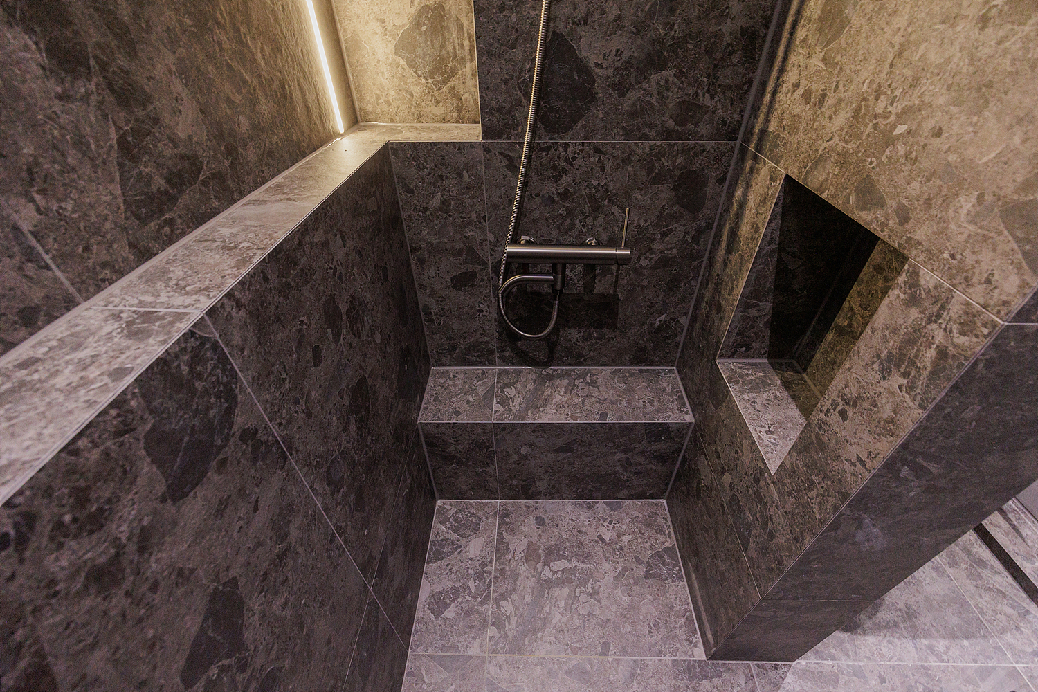 /user/i/idamdesign/editor/2602/263c73812c8066c60c61e64886b28d0d_1771556319_4051.jpg 이미지크게보기