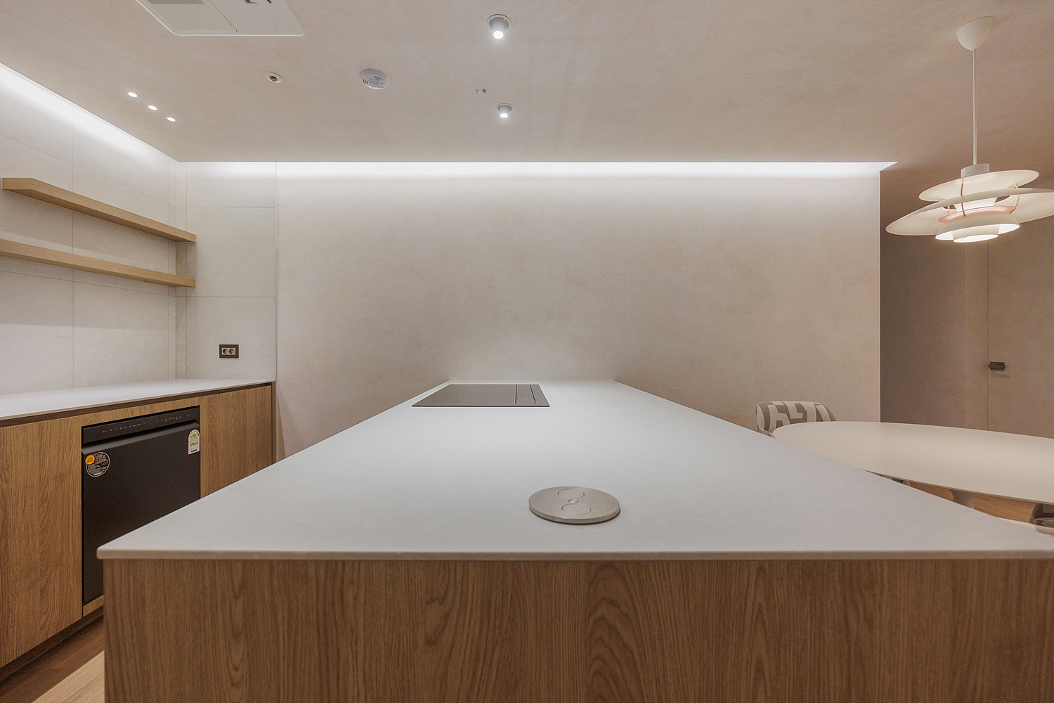 /user/i/idamdesign/editor/2602/6583b55c8668208cefed2defe122ec46_1770010352_4502.jpg 이미지크게보기