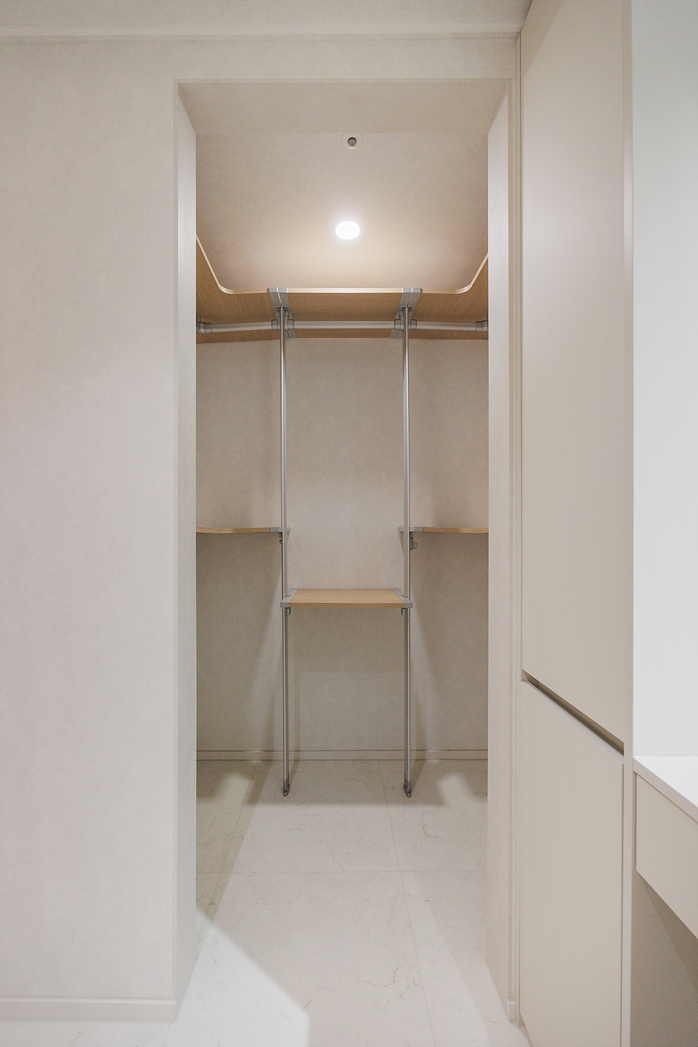 /user/i/idamdesign/editor/2603/6a65c187f1f2330804d412107d887873_1773033890_05.jpg 이미지크게보기