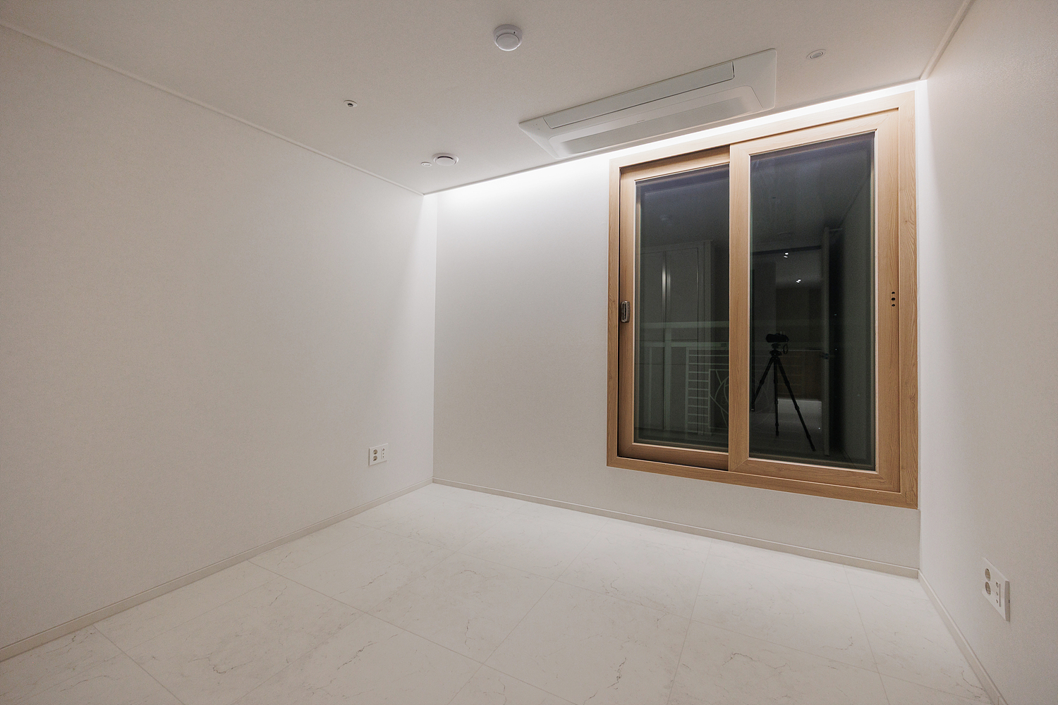 /user/i/idamdesign/editor/2603/6a65c187f1f2330804d412107d887873_1773033904_3448.jpg 이미지크게보기
