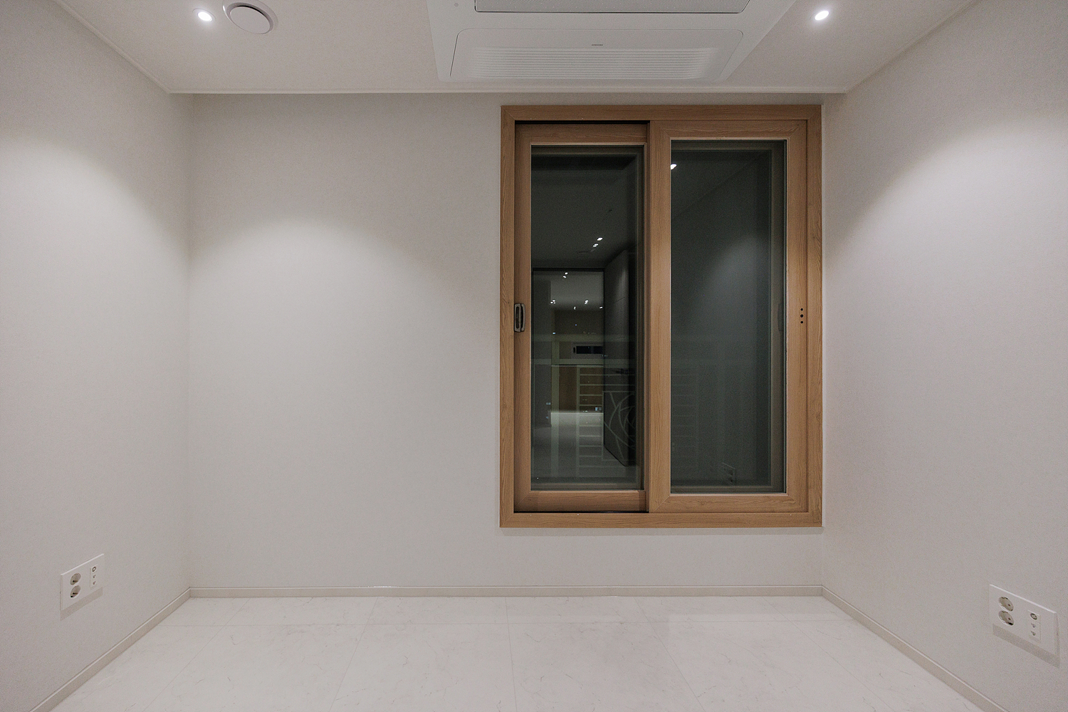 /user/i/idamdesign/editor/2603/6a65c187f1f2330804d412107d887873_1773033904_7226.jpg 이미지크게보기