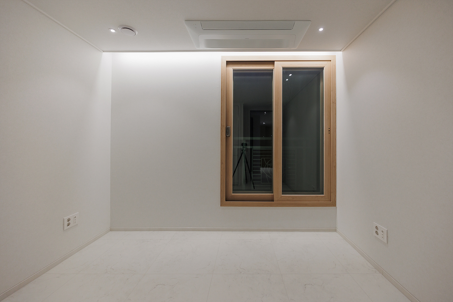 /user/i/idamdesign/editor/2603/6a65c187f1f2330804d412107d887873_1773033905_4056.jpg 이미지크게보기