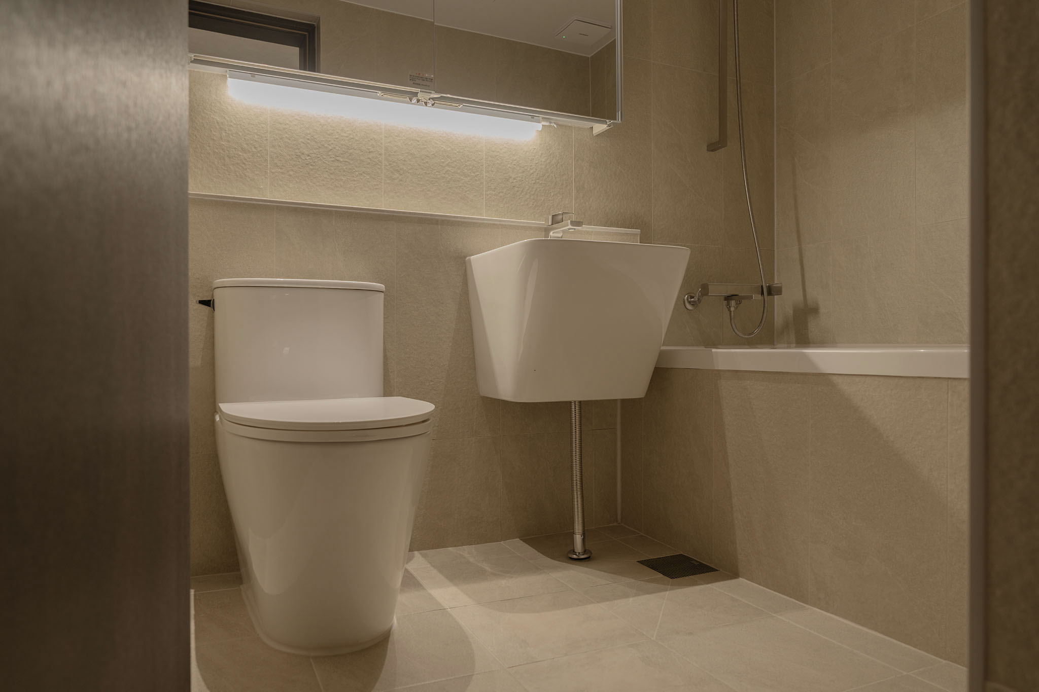 /user/i/idamdesign/editor/2603/80235362e248a12ae9ed3c581d989b3c_1772683939_049.jpg 이미지크게보기
