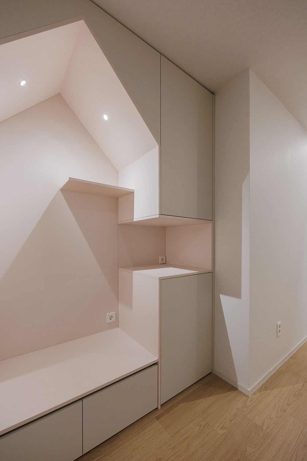 /user/i/idamdesign/editor/2603/82c543580aacd4dee628a557638a1310_1773637940_8368.jpg 이미지크게보기