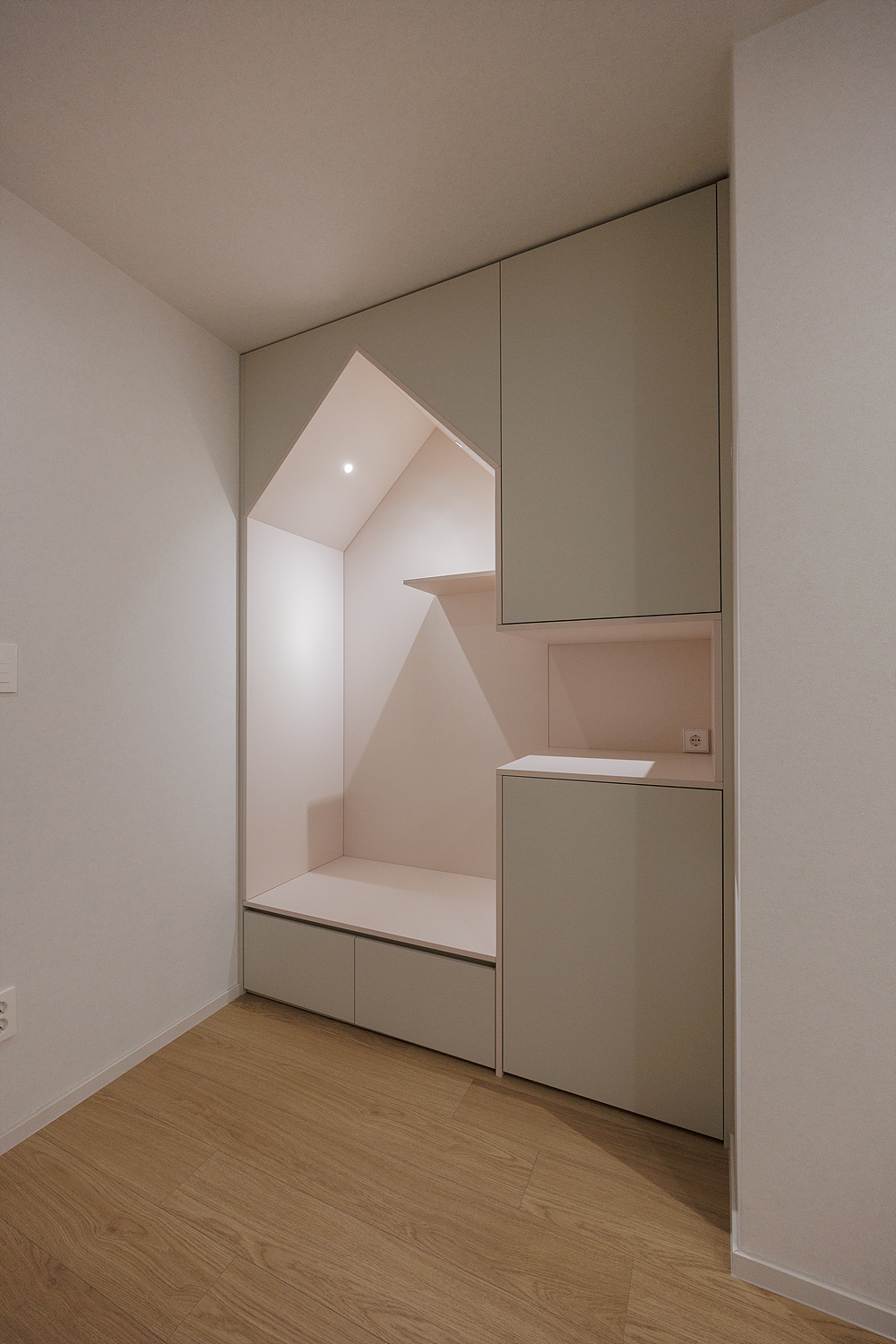 /user/i/idamdesign/editor/2603/82c543580aacd4dee628a557638a1310_1773637941_0463.jpg 이미지크게보기