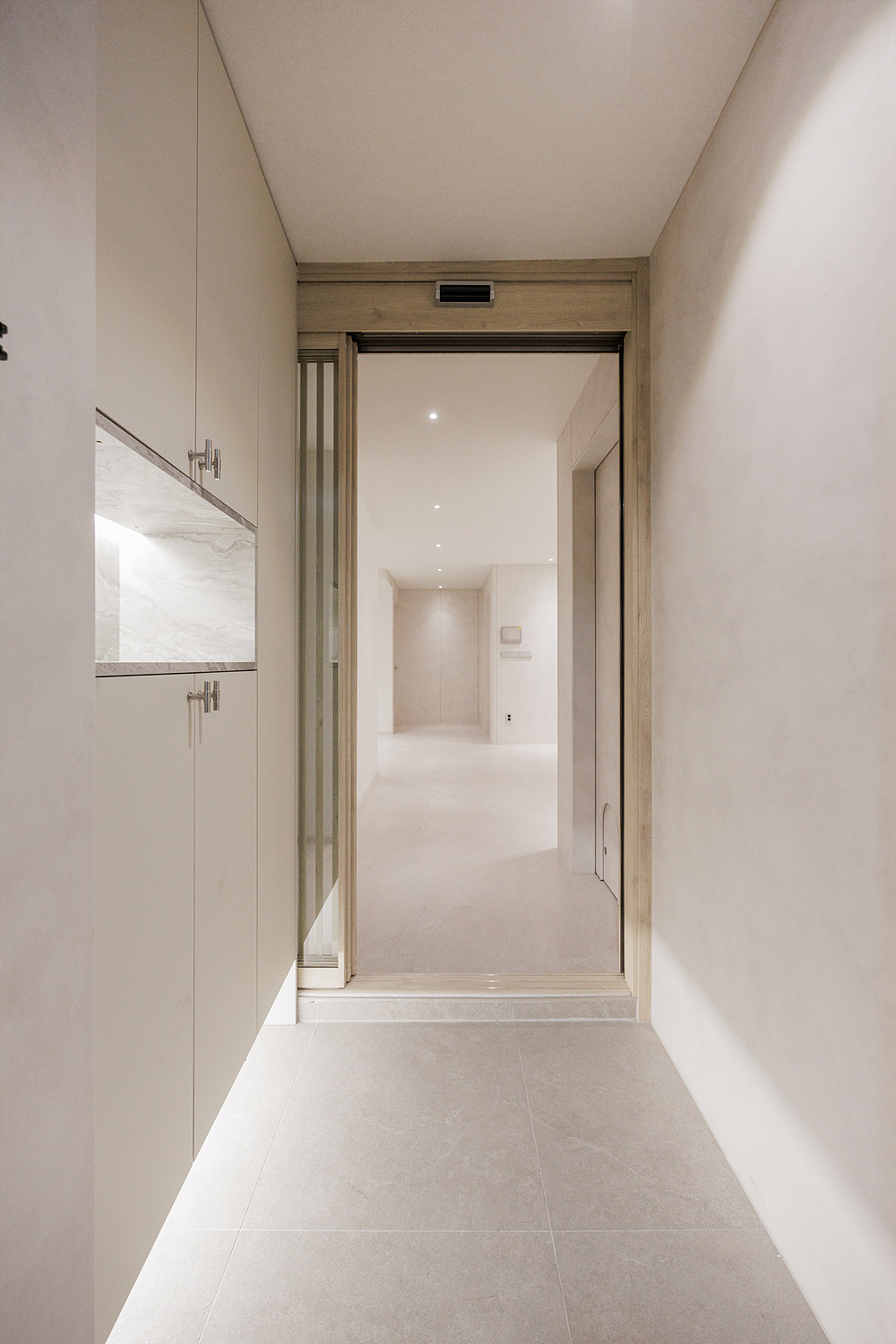 /user/i/idamdesign/editor/2603/b2bde5350571531480c4816eece074f6_1774586358_6785.jpg 이미지크게보기