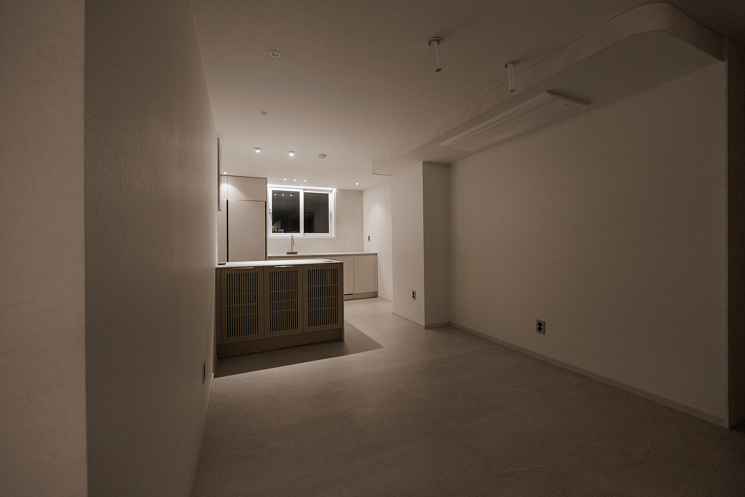 /user/i/idamdesign/editor/2603/b2bde5350571531480c4816eece074f6_1774586395_2486.jpg 이미지크게보기