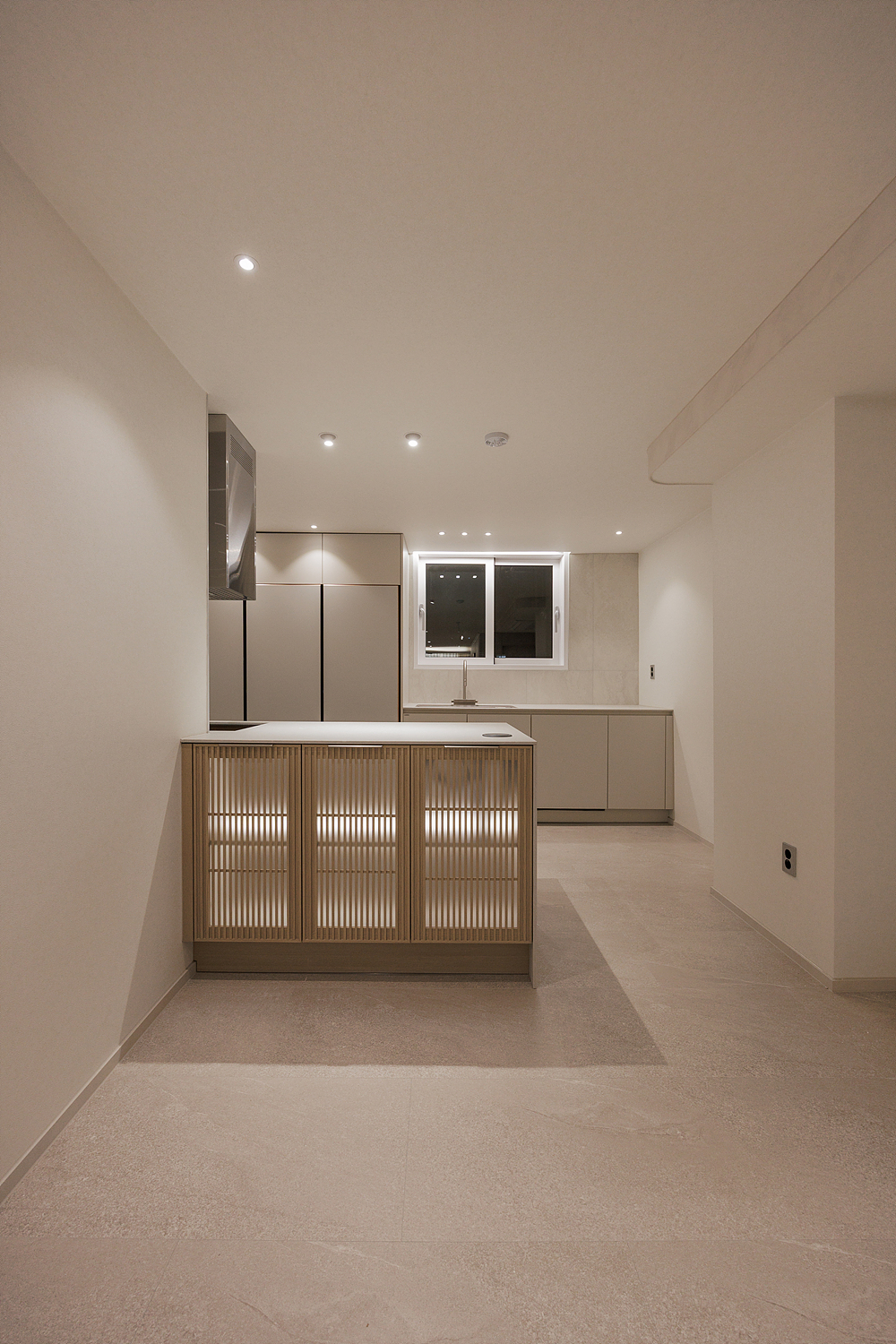 /user/i/idamdesign/editor/2603/b2bde5350571531480c4816eece074f6_1774586396_7276.jpg 이미지크게보기