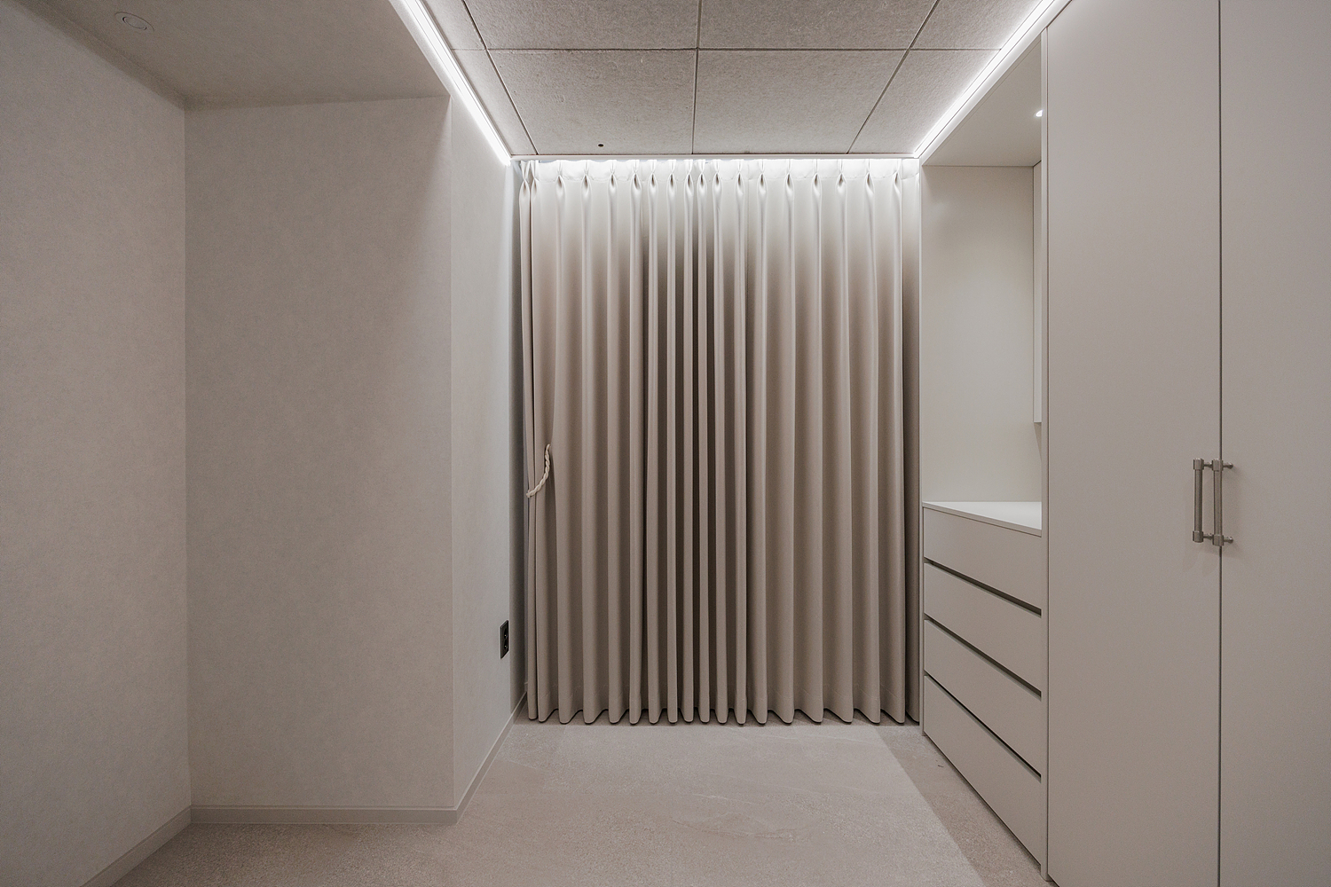 /user/i/idamdesign/editor/2603/b2bde5350571531480c4816eece074f6_1774586446_8927.jpg 이미지크게보기