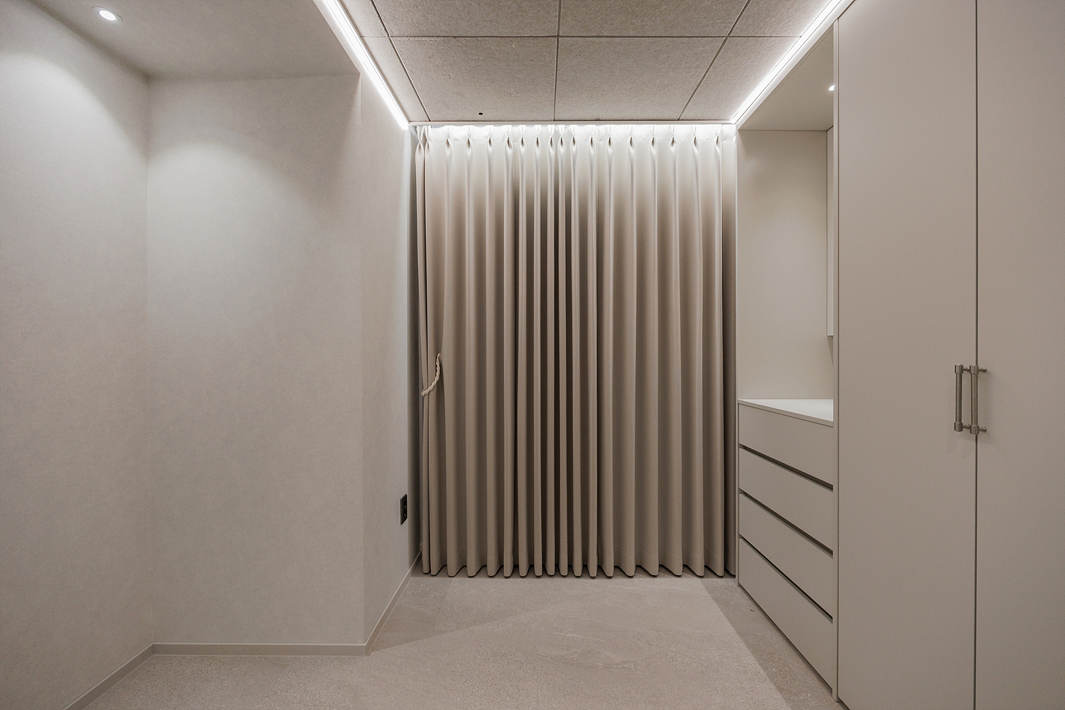 /user/i/idamdesign/editor/2603/b2bde5350571531480c4816eece074f6_1774586447_3537.jpg 이미지크게보기