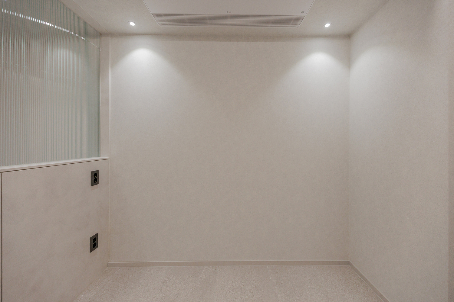 /user/i/idamdesign/editor/2603/b2bde5350571531480c4816eece074f6_1774586481_5918.jpg 이미지크게보기