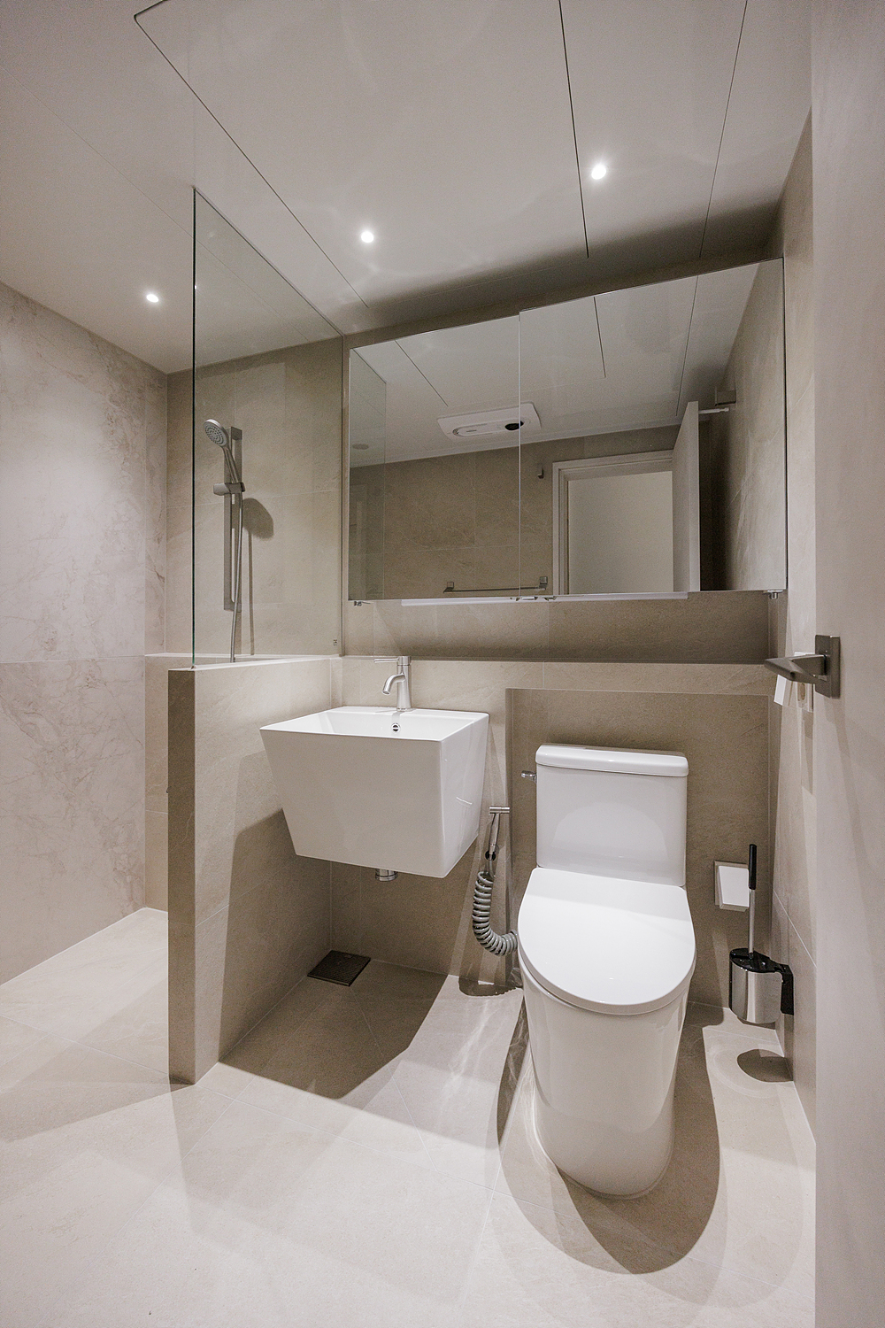 /user/i/idamdesign/editor/2603/b2bde5350571531480c4816eece074f6_1774586484_4029.jpg 이미지크게보기